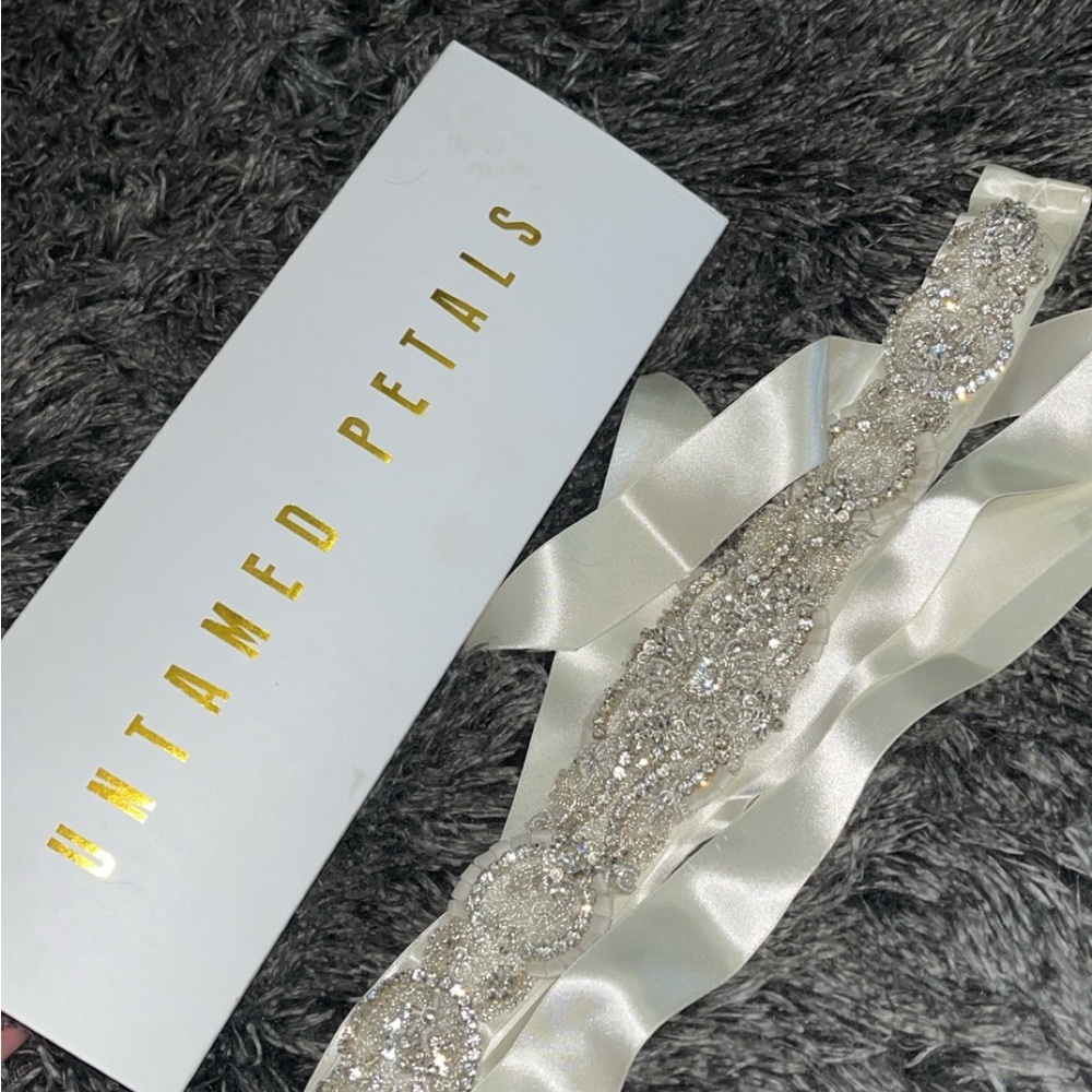 Untamed Petals Rhinestone Bridal Belt (Used once)